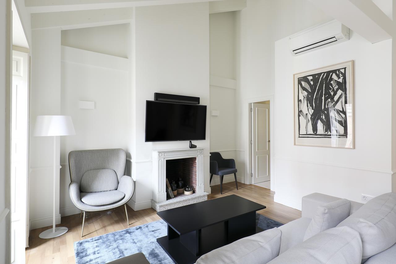Recoletos House Aparthotel Мадрид Екстериор снимка