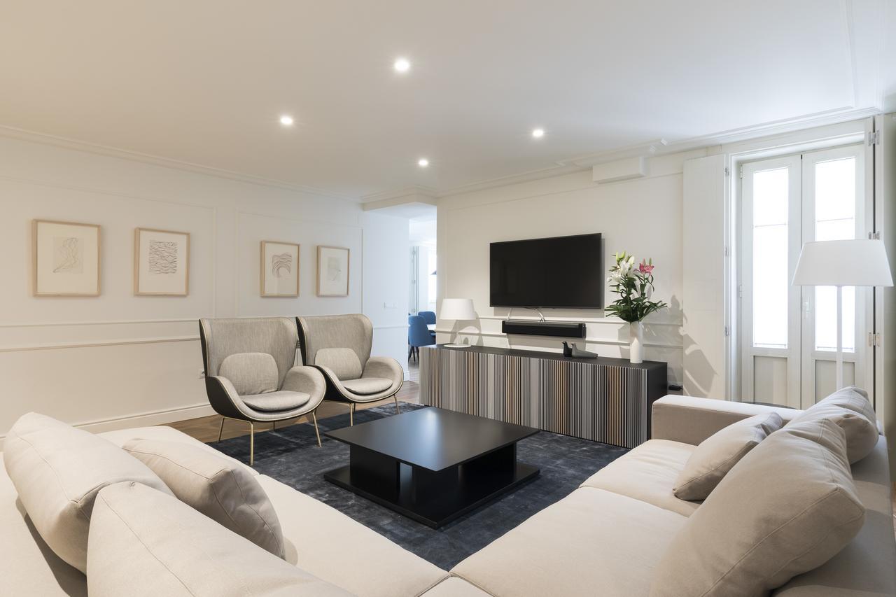 Recoletos House Aparthotel Мадрид Екстериор снимка