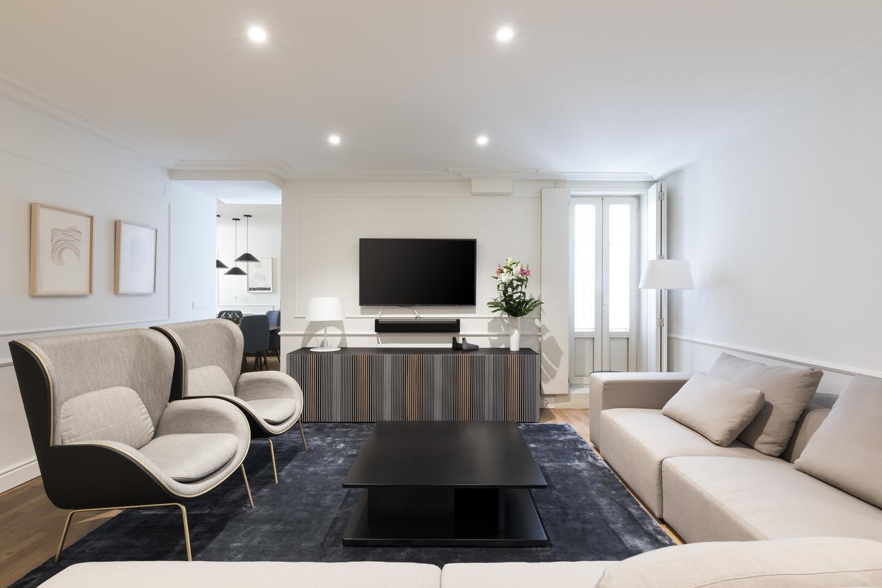 Recoletos House Aparthotel Мадрид Екстериор снимка