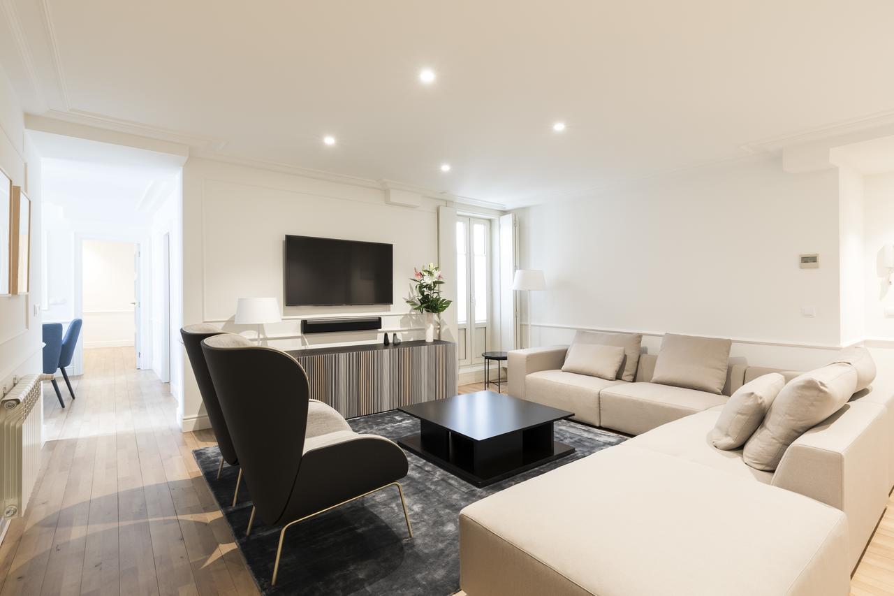Recoletos House Aparthotel Мадрид Екстериор снимка