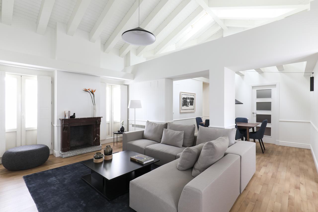 Recoletos House Aparthotel Мадрид Екстериор снимка