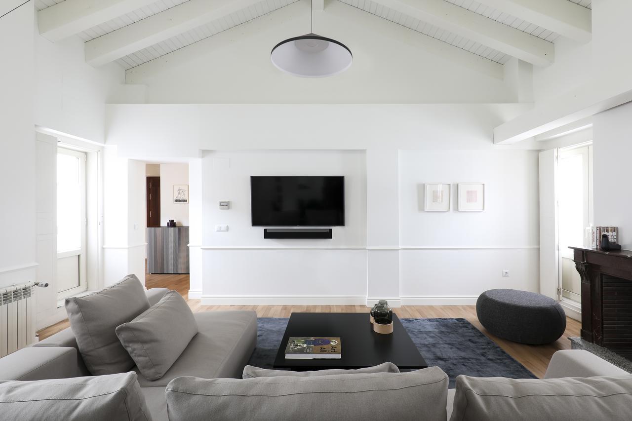 Recoletos House Aparthotel Мадрид Екстериор снимка