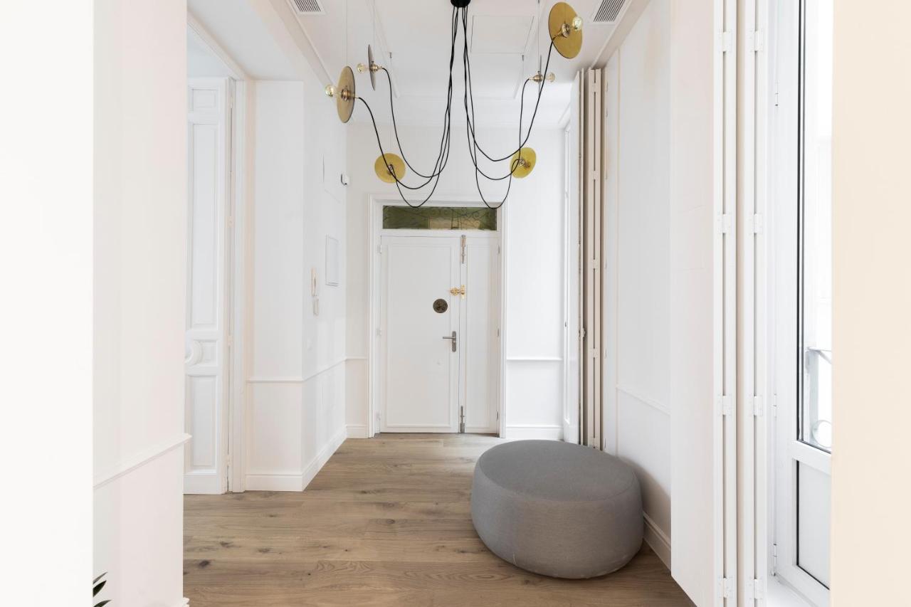 Recoletos House Aparthotel Мадрид Екстериор снимка
